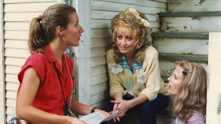 Dolly Parton ouviu de diretor que era ruim como atriz: “Não era novidade”