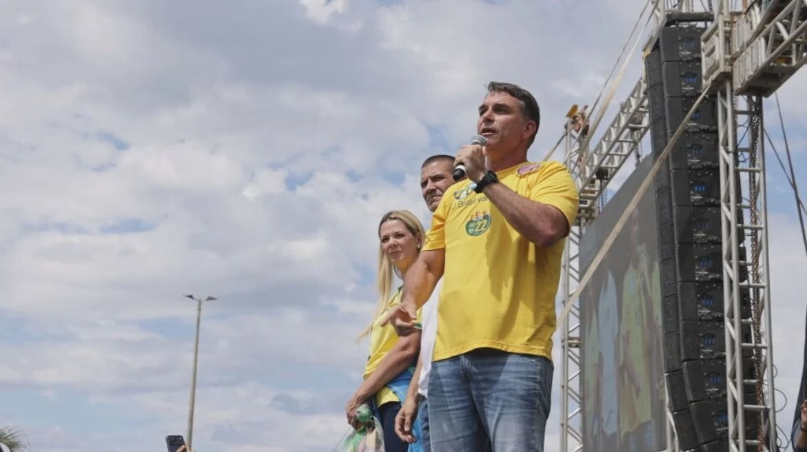 Flávio reforça 