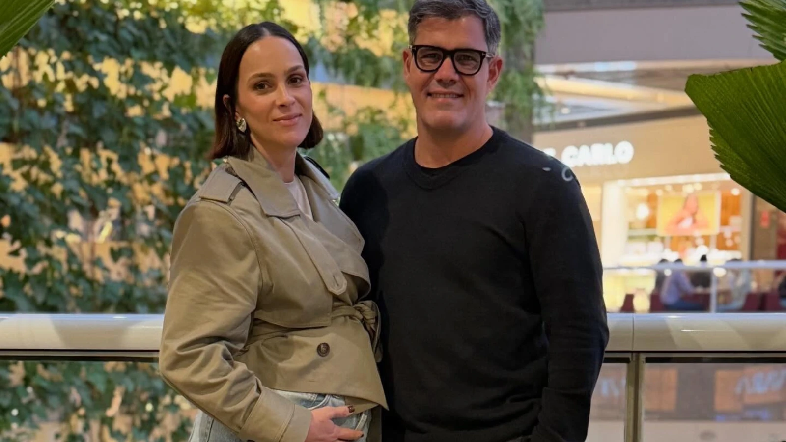Juliano Cazarré e esposa anunciam gravidez do sétimo filho