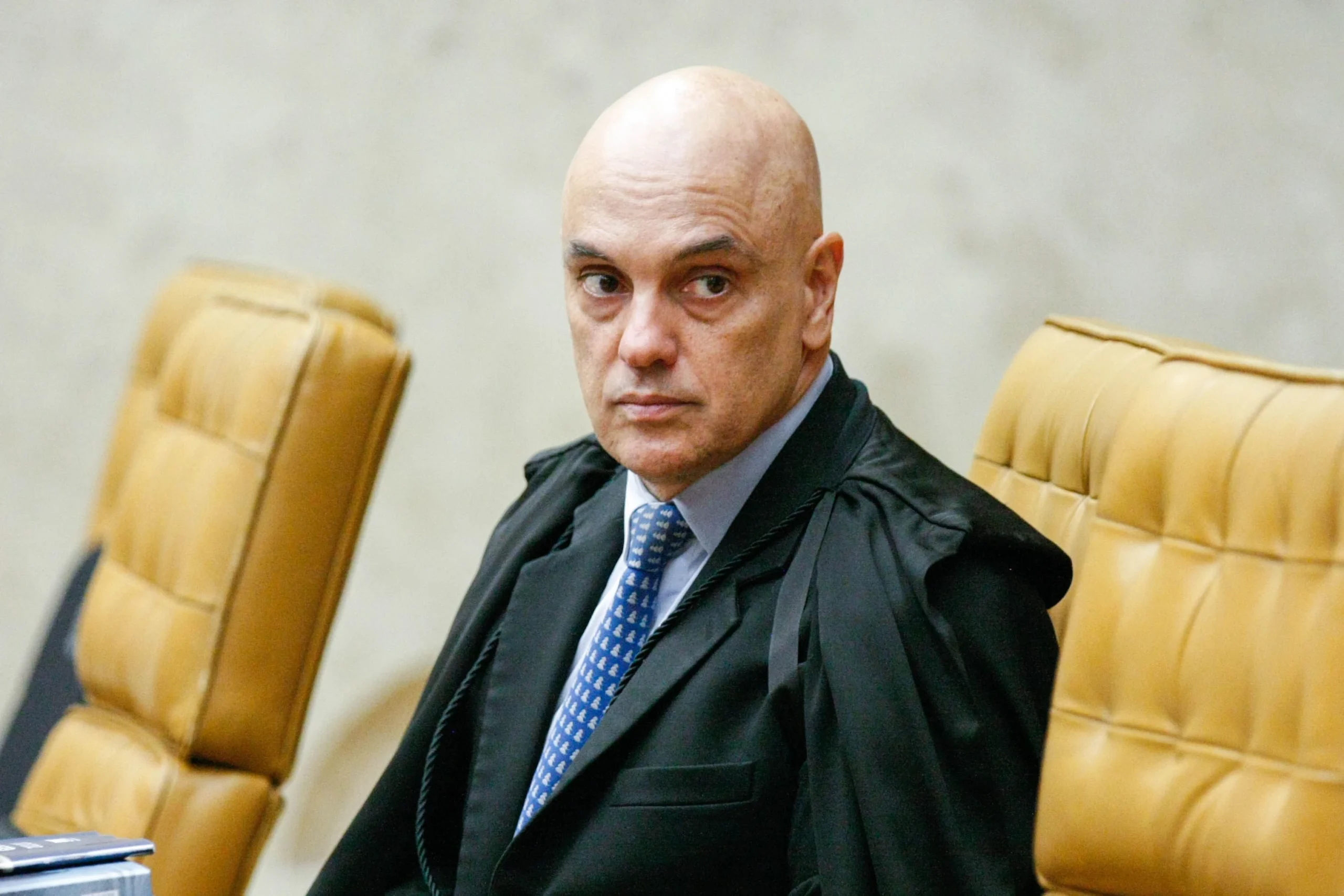 Ranking dos Políticos pede investigação e afastamento de Moraes do STF