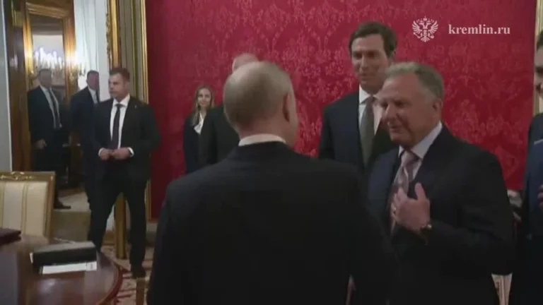 Putin recebe enviados de Trump em Moscou e discute fim da guerra na Ucrânia