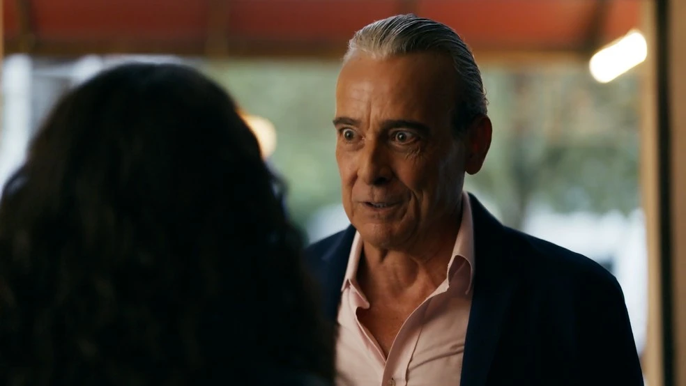 Quem Ama Cuida: Ulisses cai em plano de Adriana e decide vender sua parte na joalheria