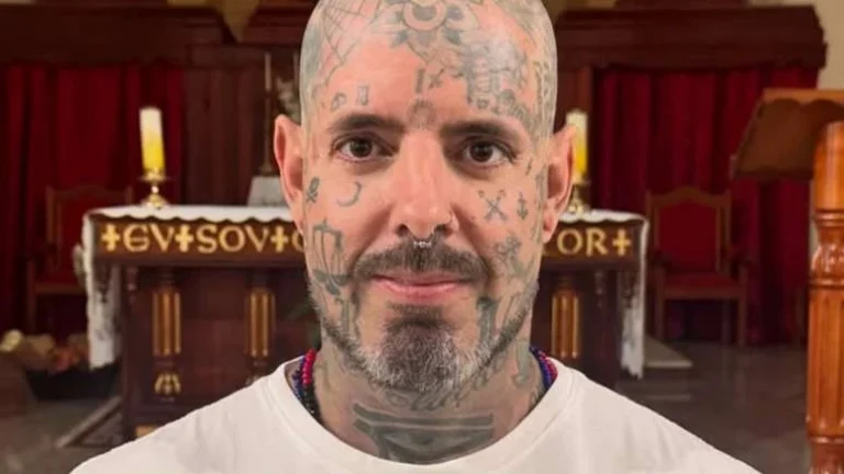Tico Santta Cruz relata ‘recaída’ após enfrentar forte crise: ‘Fiquei péssimo’