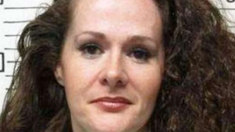 Christa Pike acorda ‘com raiva e confusa’ após sobreviver à execução por injeção letal