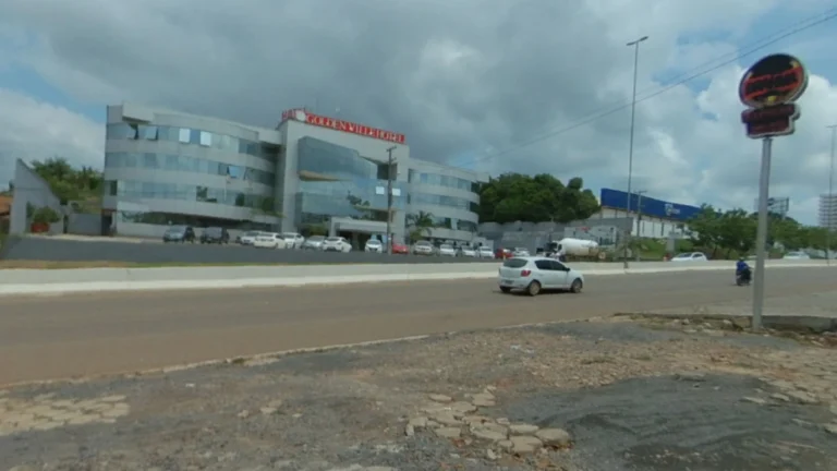 Seis pessoas morrem após van e caminhonete colidirem em rodovia na PB