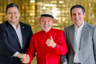 Hugo e Alcolumbre pavimentam reeleição no Congresso com vitória de Lula