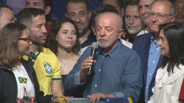 Nunca ganhei eleição no 1º, mas nunca perdi no 2º turno, diz Lula