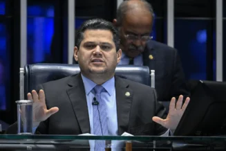 Alcolumbre retira PEC da Segurança Pública da pauta do Senado