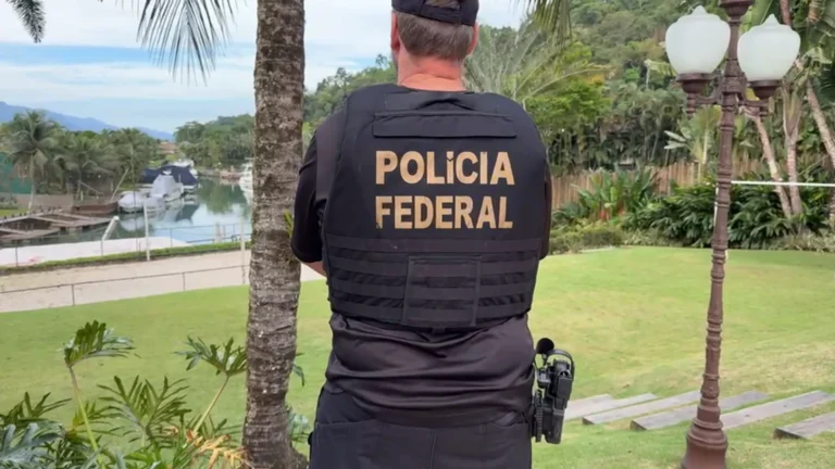 Escrivão da PF teria alertado suspeitos antes de operação no RJ