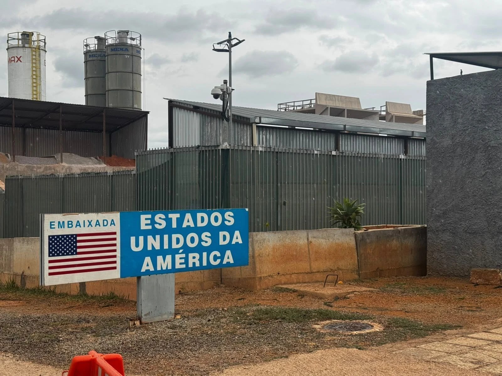 Após decisão dos EUA, PMDF intensifica policiamento no setor de embaixadas