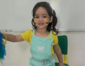 Menina de 2 anos morre após ficar trancada no carro do pai sob calor intenso