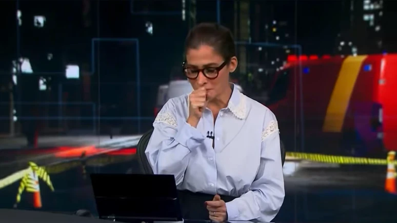 Renata Vasconcellos tem crise de tosse ao vivo no Jornal Nacional; veja