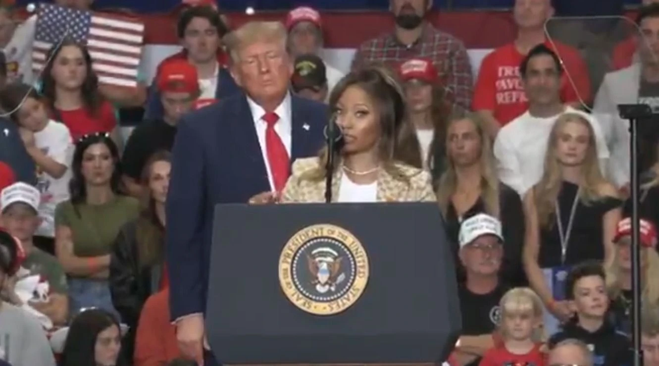 Nicki Minaj pode virar secretária de Imprensa de Trump, diz oficial da Casa