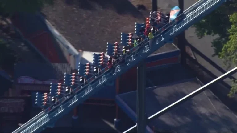 Documentos revelam série de falhas em montanhas-russas do Six Flags nos EUA