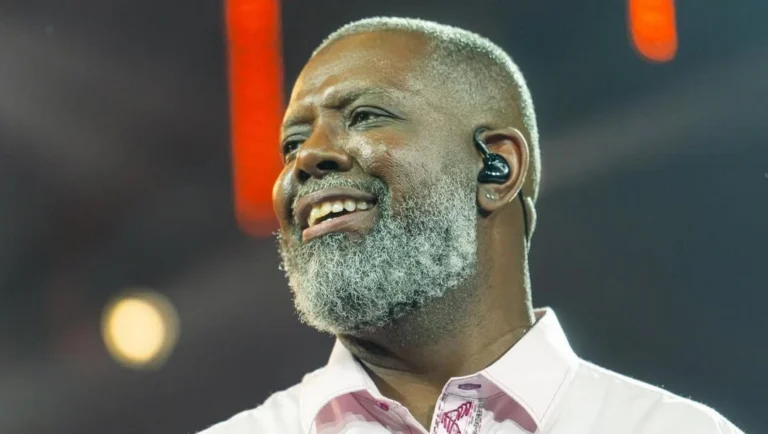 Péricles explora gêneros em disco “Camuflagem”: “Importante quebrar muros”