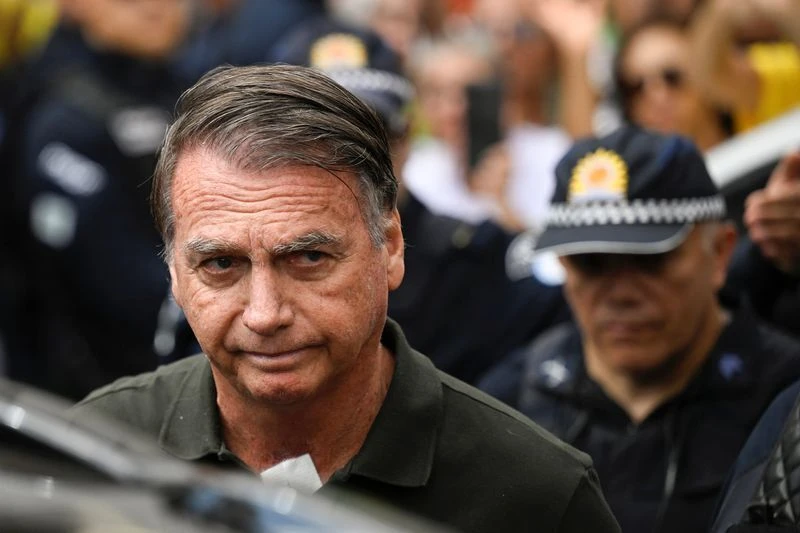 Moraes autoriza Bolsonaro a receber convidados para aniversário da filha