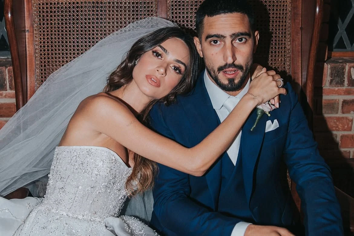 Thaila Ayala comemora 7 anos de casada com Renato Góes: 